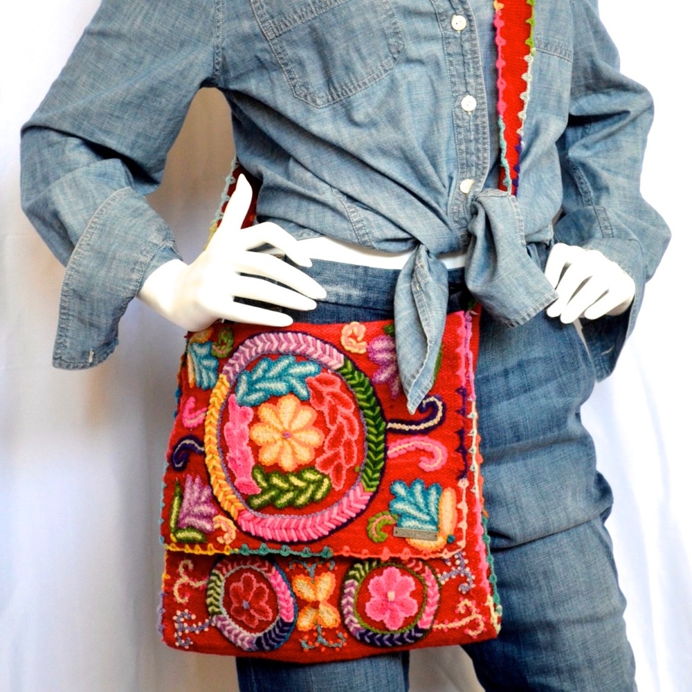 Red "Hanadi" Crossbody